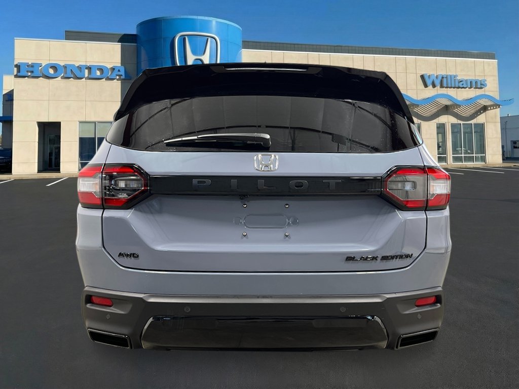 New 2026 Honda Pilot Black Edition image 4