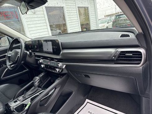Used 2025 Kia Telluride S FWD image 56