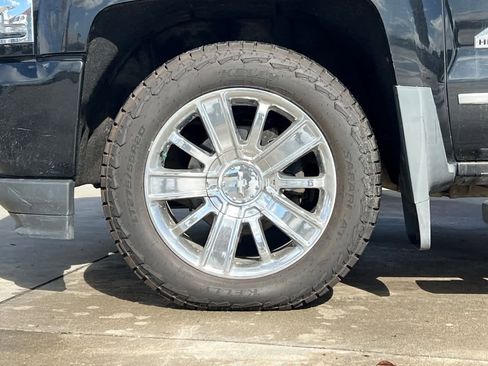 Used 2017 Chevrolet Silverado 1500 High Country image 27