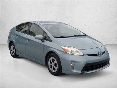 Used 2014 Toyota Prius Three FWD image 3