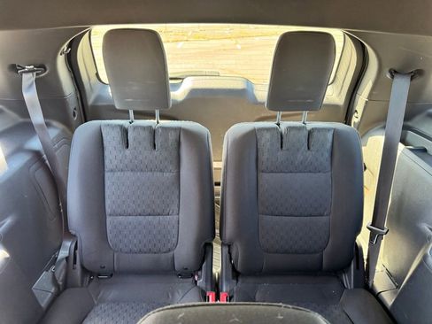 Used 2014 Ford Explorer XLT image 19