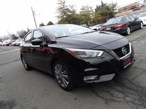 Used 2020 Nissan Versa SR w/ Convenience Package image 7
