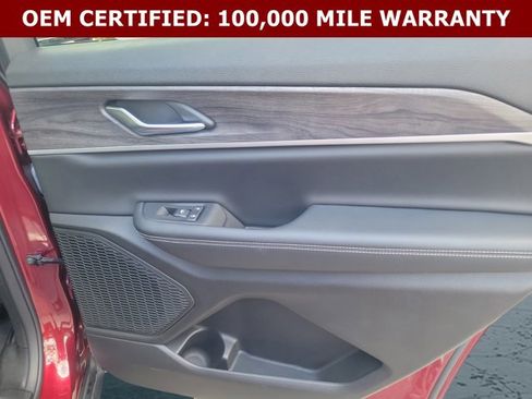 Used 2023 Jeep Grand Cherokee L Limited w/ Black Appearance Package image 21