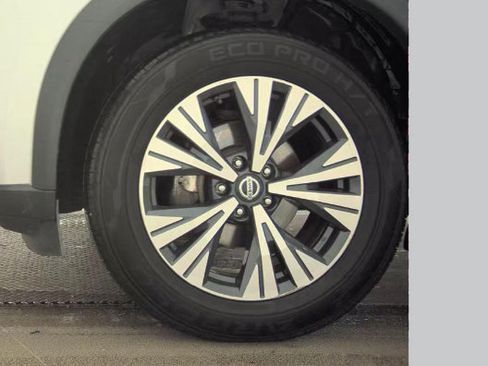 Used 2021 Nissan Rogue SV AWD/4WD image 9