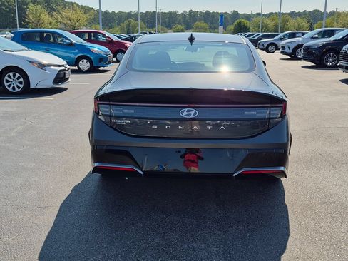 Used 2025 Hyundai Sonata SEL FWD image 4