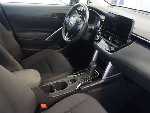 Certified 2025 Toyota Corolla Cross LE FWD image 21