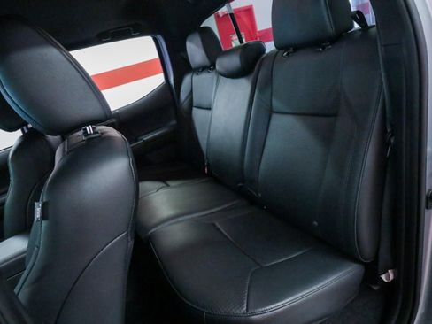 Used 2021 Toyota Tacoma Limited image 13