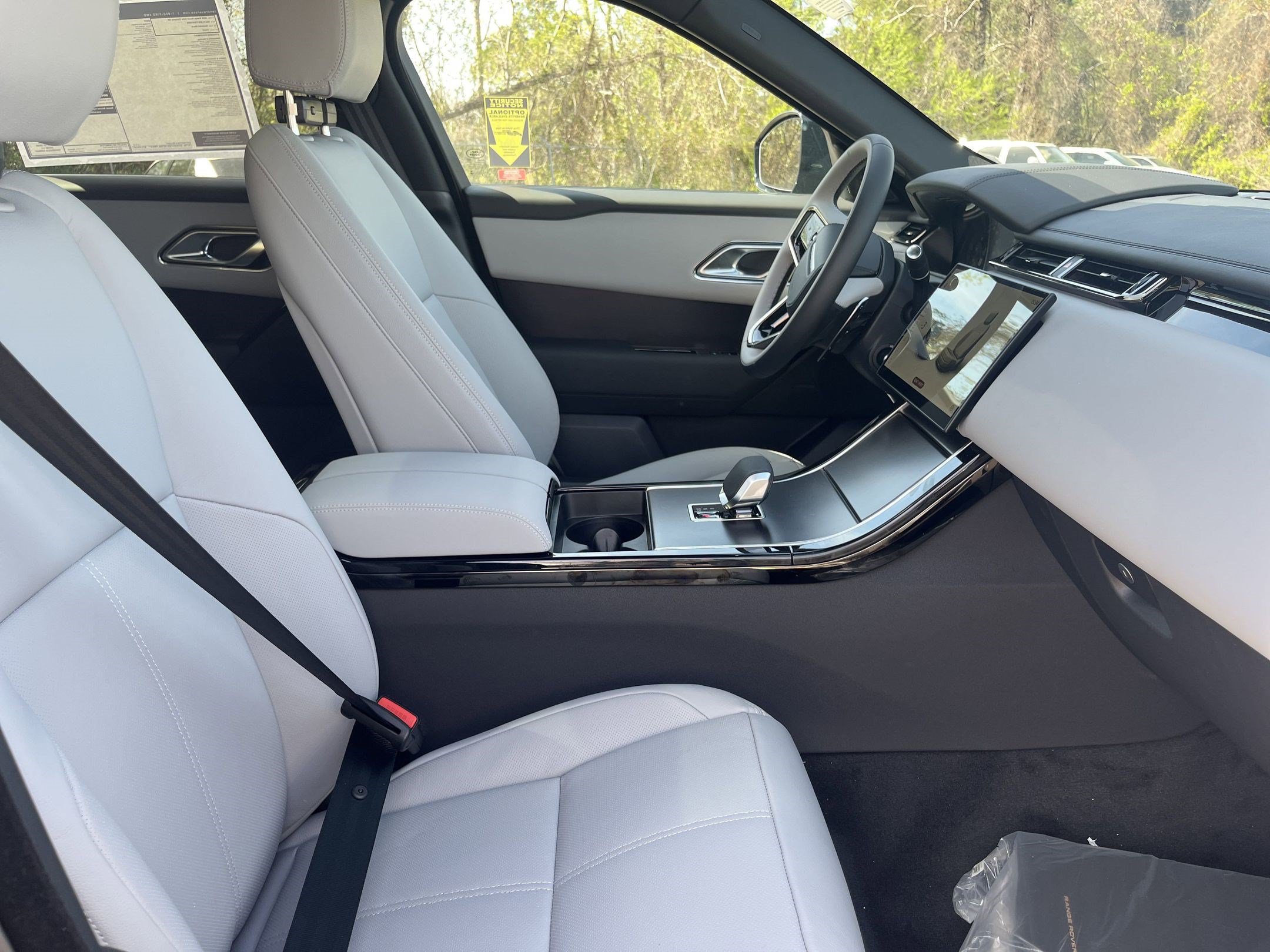 Used 2026 Land Rover Range Rover Velar Dynamic SE AWD/4WD image 18