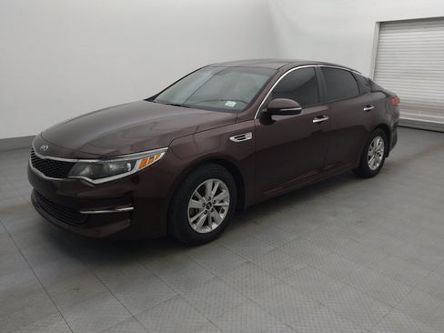Used 2017 Kia Optima LX image 2