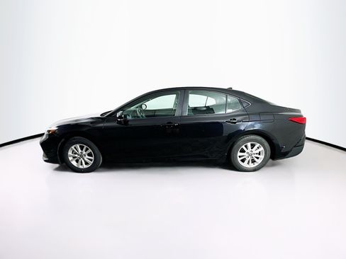 Used 2025 Toyota Camry LE FWD image 4