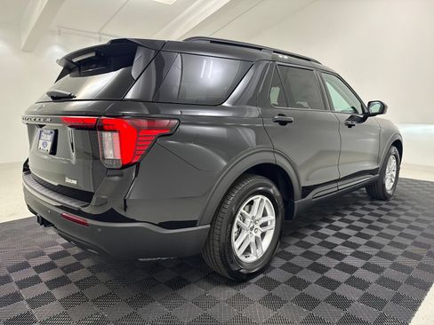 New 2026 Ford Explorer Active RWD image 7