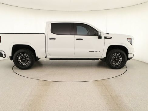 Used 2022 GMC Sierra 1500 Denali AWD/4WD image 8