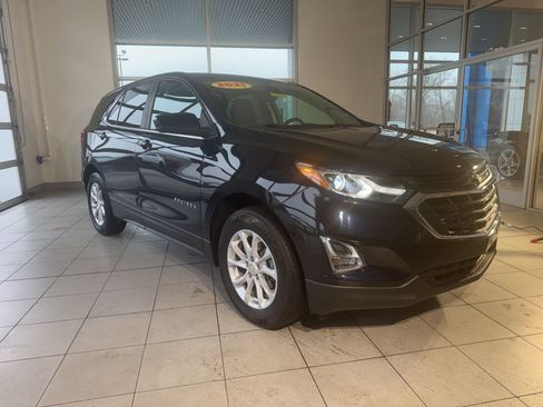 Used 2021 Chevrolet Equinox LT image 3