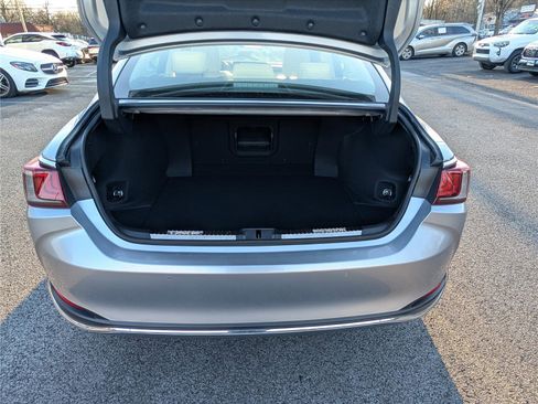 Certified 2025 Lexus ES 300h w/ Premium Package image 13