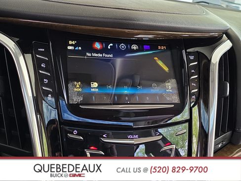 Used 2019 Cadillac Escalade Luxury AWD/4WD image 17