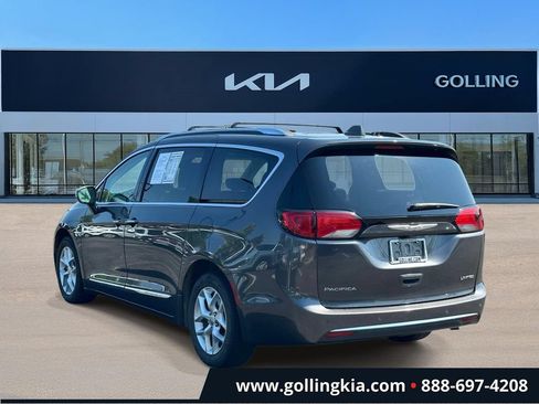 Used 2020 Chrysler Pacifica Limited FWD image 4