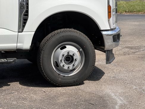 New 2025 Ford F350 XL w/ XL Chrome Package image 13