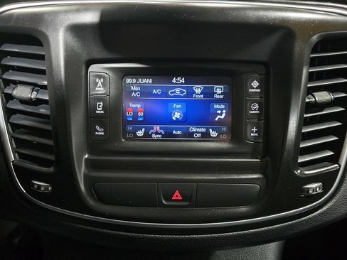 Used 2015 Chrysler 200 Limited w/ Convenience Group image 33