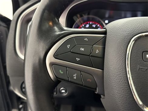 Used 2019 Dodge Charger SXT image 16