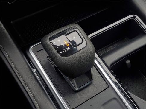 Used 2023 Nissan Pathfinder SL image 25