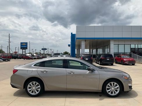 Used 2025 Chevrolet Malibu LT FWD image 37