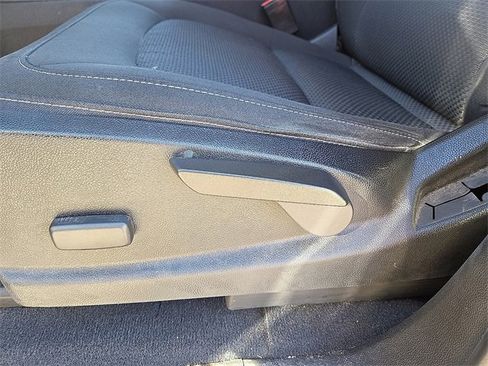 Used 2020 Chevrolet Colorado LT w/ Safety Package image 13