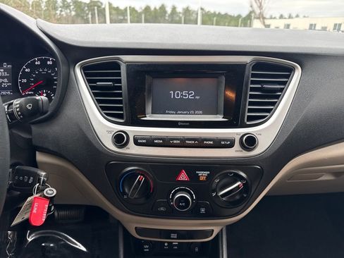 Used 2022 Hyundai Accent SE image 17