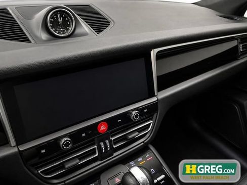 Used 2024 Porsche Macan AWD/4WD image 15