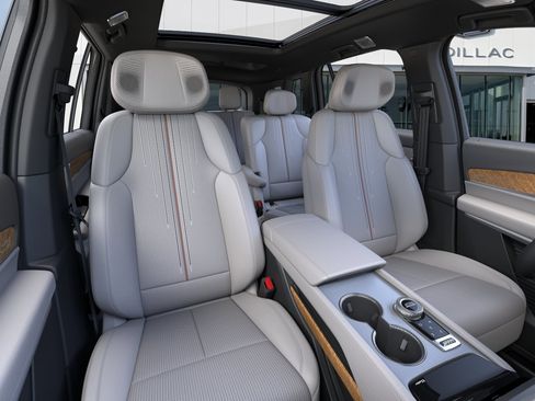 New 2026 Cadillac Vistiq Luxury image 40