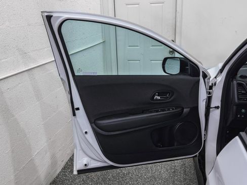 Used 2022 Honda HR-V Sport image 10