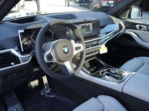 Used 2026 BMW X5 sDrive40i w/ M Sport Package RWD image 6