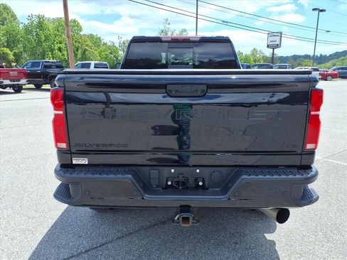 Used 2024 Chevrolet Silverado 2500 LTZ w/ LTZ Plus Package AWD/4WD image 5