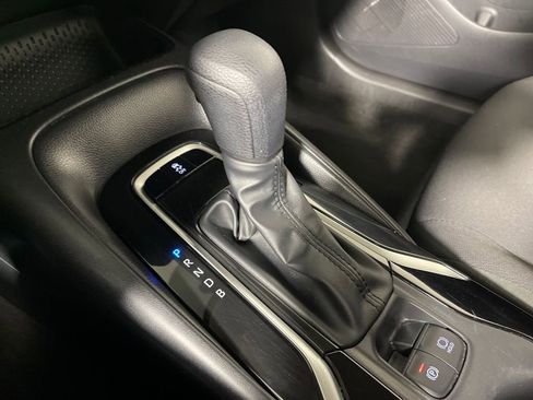 Used 2022 Toyota Corolla LE image 25