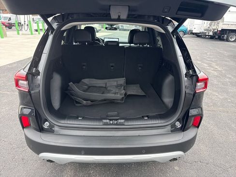 Used 2023 Ford Escape SE image 12