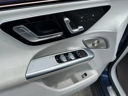 Used 2023 Mercedes-Benz EQE 350+ 4MATIC SUV w/ Exclusive Trim Package image 18