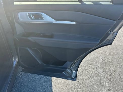 Used 2026 Ford Explorer Active RWD image 15
