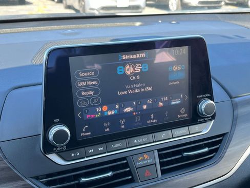 Used 2025 Nissan Altima 2.5 SV image 20