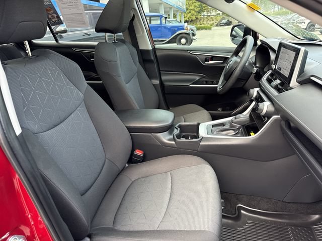 Used 2025 Toyota RAV4 XLE w/ Convenience Package FWD image 26