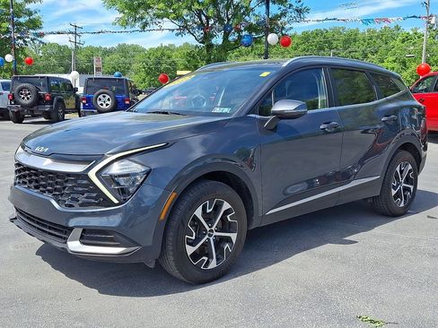Used 2023 Kia Sportage EX AWD/4WD image 3