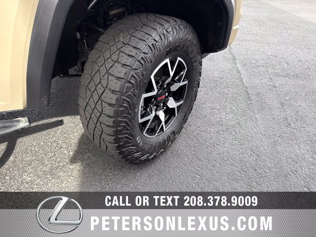 Used 2023 GMC Canyon AT4X AWD/4WD image 11