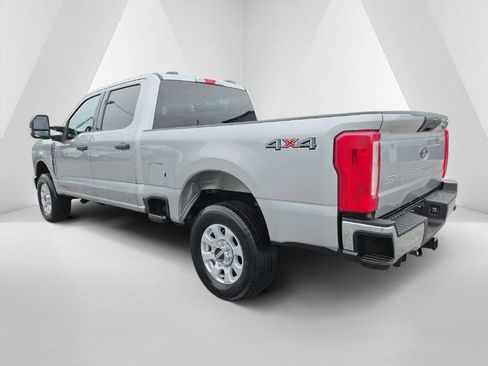 Used 2023 Ford F250 XLT AWD/4WD image 7