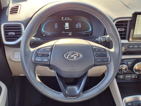 Certified 2023 Hyundai Venue Limited image 15