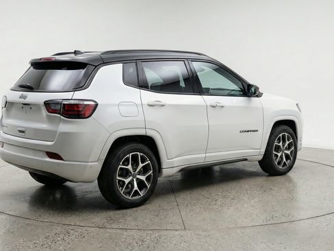 Used 2025 Jeep Compass Limited AWD/4WD image 9