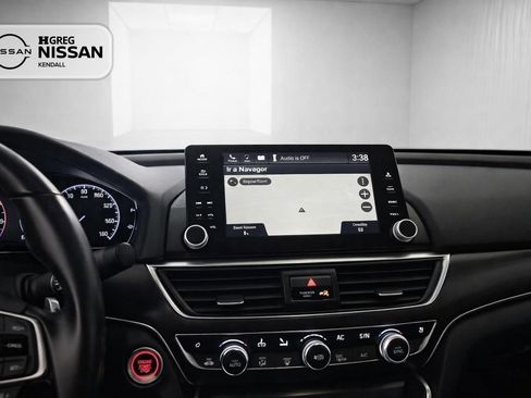 Used 2021 Honda Accord Touring image 8