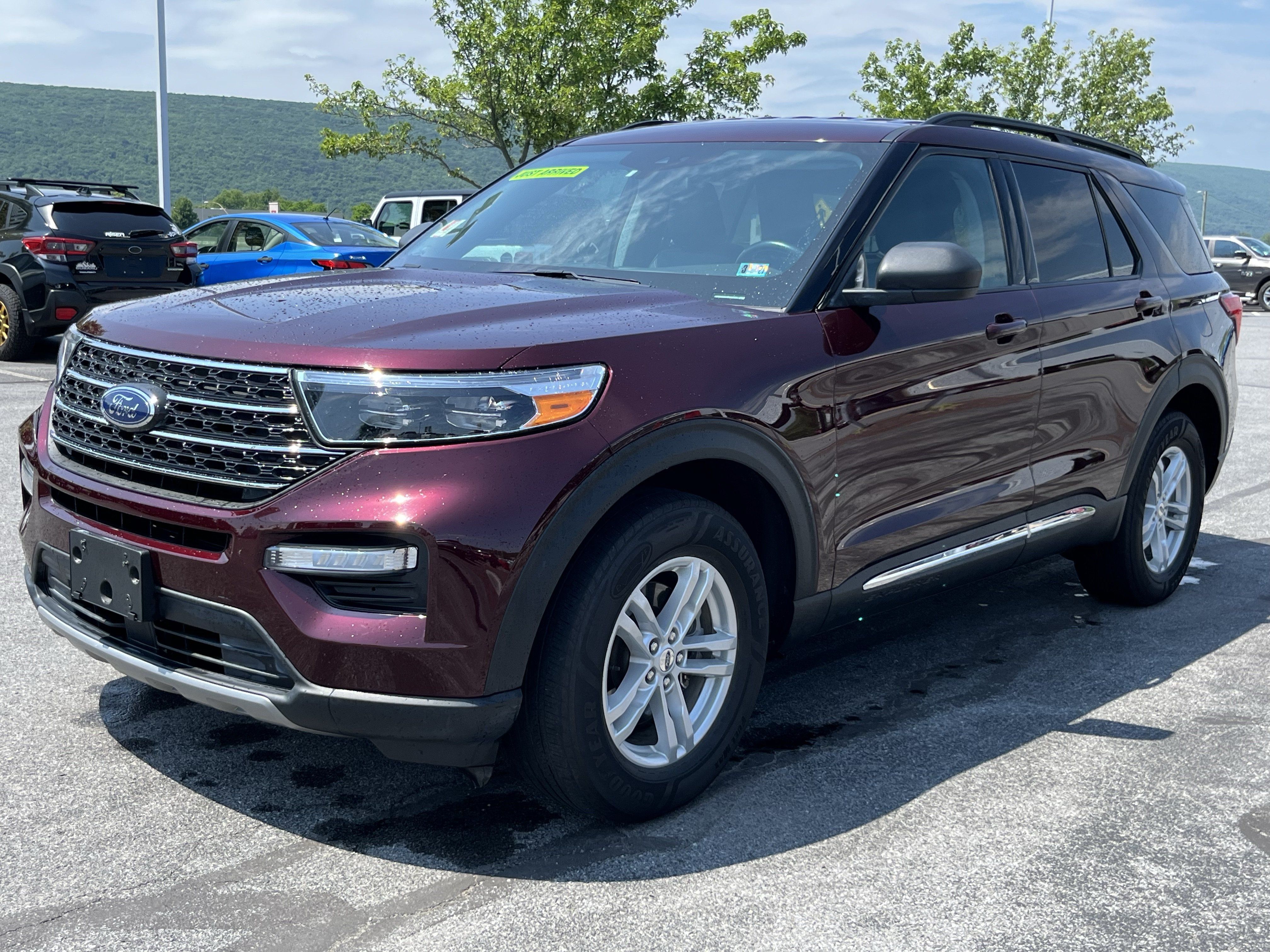 Used 2022 Ford Explorer XLT w/ Equipment Group 202A AWD/4WD image 11