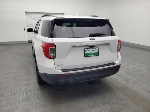 Used 2020 Ford Explorer XLT image 6