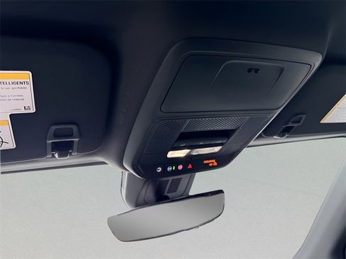 New 2026 Chevrolet Equinox LT w/ Convenience Package II image 25