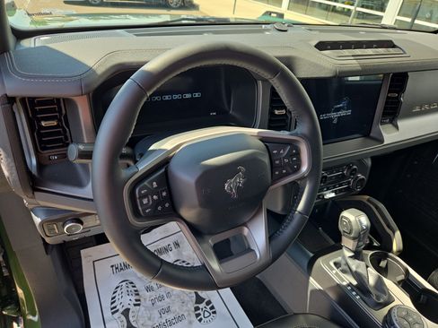 New 2025 Ford Bronco Badlands image 16