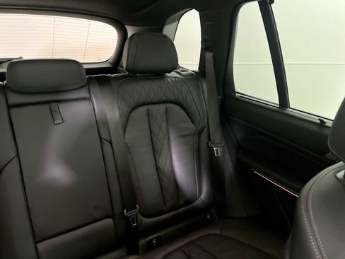 Used 2019 BMW X5 xDrive50i w/ M Sport Package AWD/4WD image 14