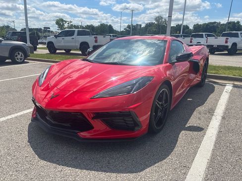 Used 2024 Chevrolet Corvette Stingray Preferred Cpe w/ Z51 Performance Package RWD image 3